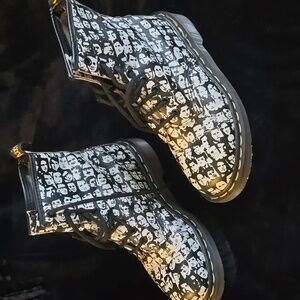 Super rare Andy Warhol Doc Martens size 4 mens,